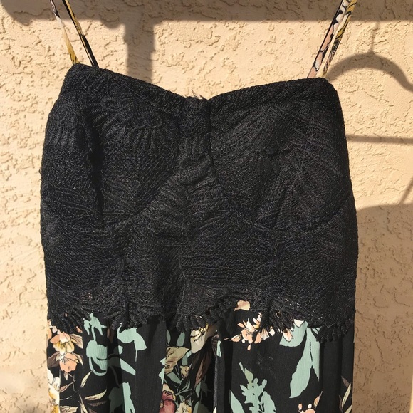 Floral Hawaiian Dress - Picture 4 of 8